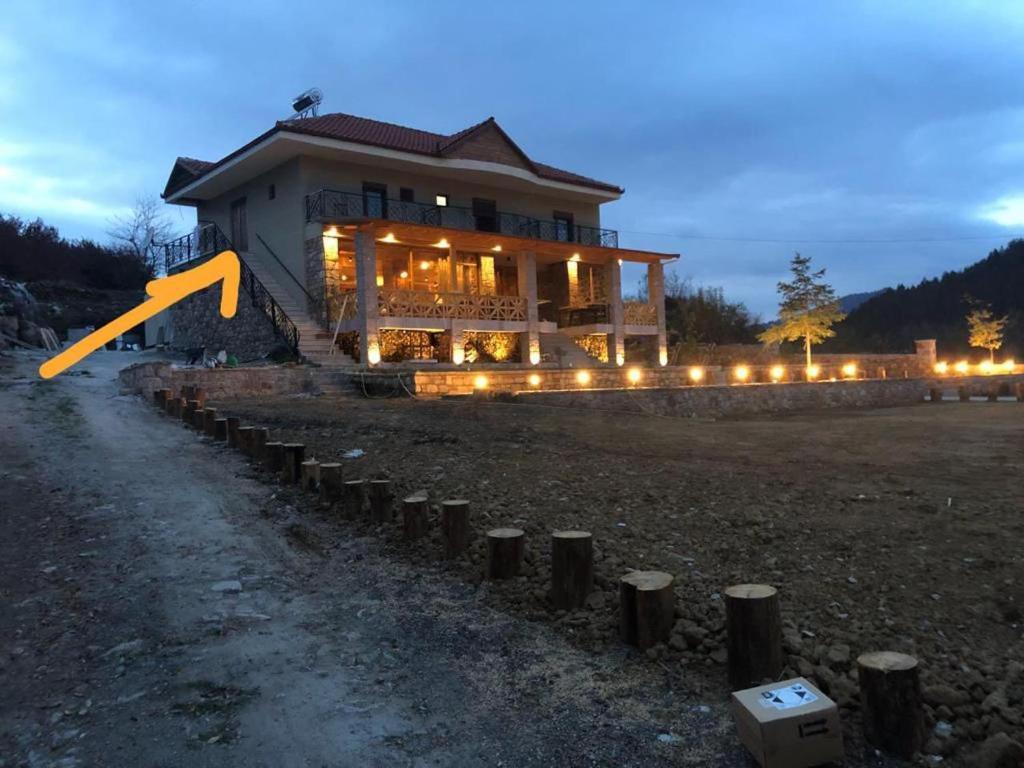 Vila Shen Maria Hotell Voskopojë Exteriör bild