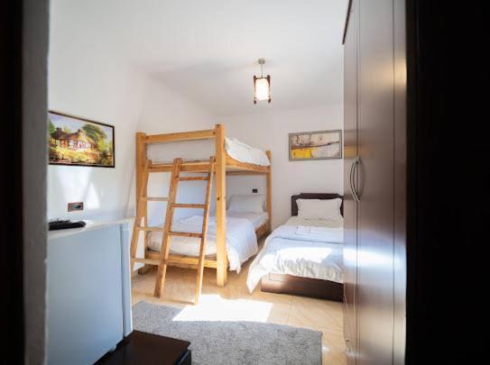 Vila Shen Maria Hotell Voskopojë Exteriör bild