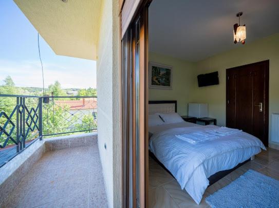 Vila Shen Maria Hotell Voskopojë Exteriör bild