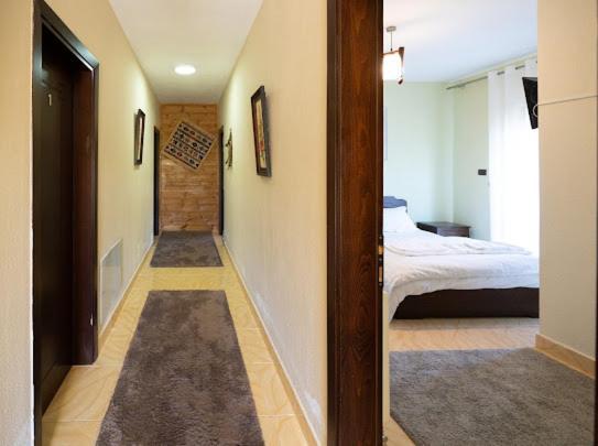 Vila Shen Maria Hotell Voskopojë Exteriör bild