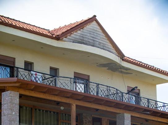Vila Shen Maria Hotell Voskopojë Exteriör bild